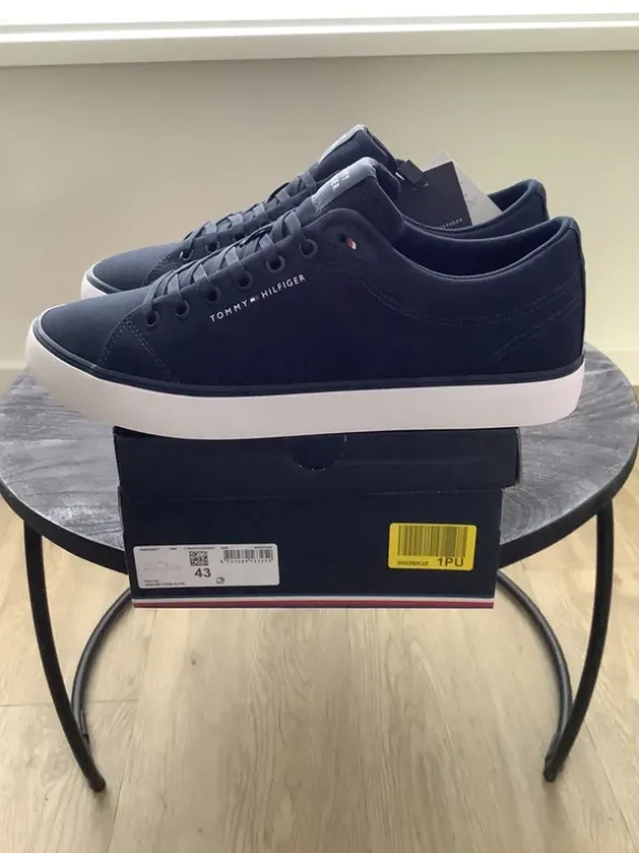 Tommy Hilfiger sneakers maat 43 nieuw in doos!