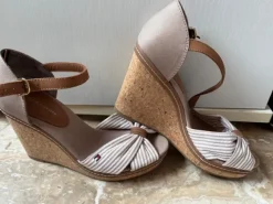 Tommy Hilfiger Sommer Pumps Gr. 37 Keilabsatz beige