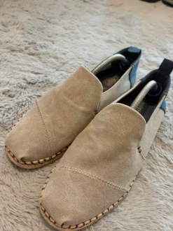 TOMS Deconstructed Alparg