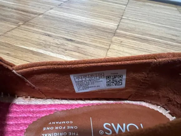 TOMS espadrilles
