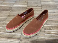 TOMS espadrilles