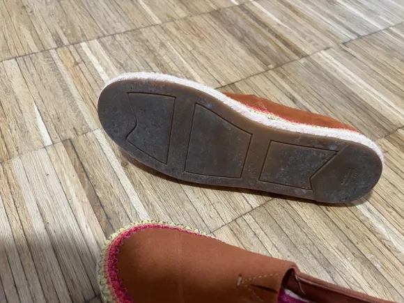 TOMS espadrilles