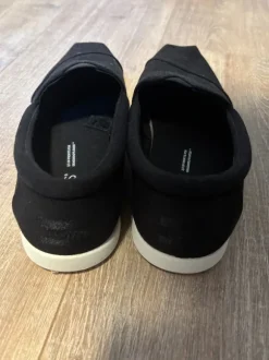 Toms heren maat 44 zwart