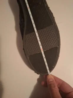 Toms in schwarz