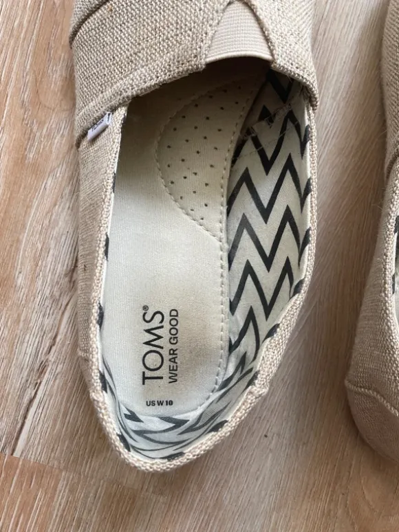 Toms Shoes