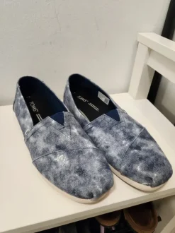 TOMS Shoes size US Men 11