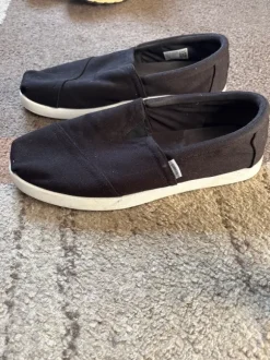 Toms slipper