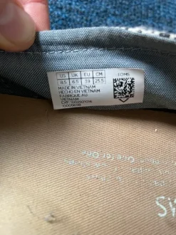 Toms zwart wit maat 39