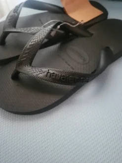 Tong noir havaianas Pointure 36 Neuf avec étiquette