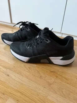 Training Schuhe- Laufschuhe Oysho 37