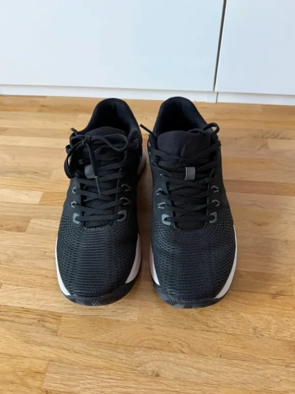Training Schuhe- Laufschuhe Oysho 37