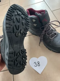 Trekkerschuhe nagelneu