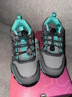 Trekkkingschuhe 34 Neu