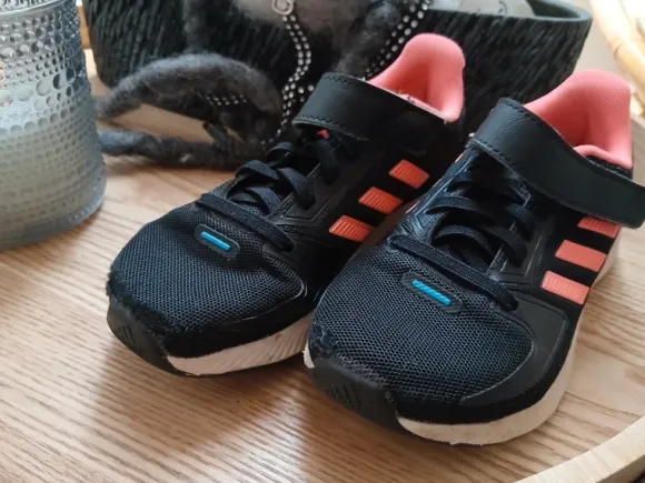 Turnschuhe Adidas Größe 30 🌸