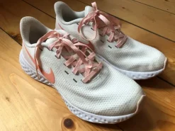 Turnschuhe Nike Gr. 37,5