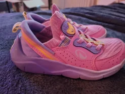 Turnschuhe rosa 27/28