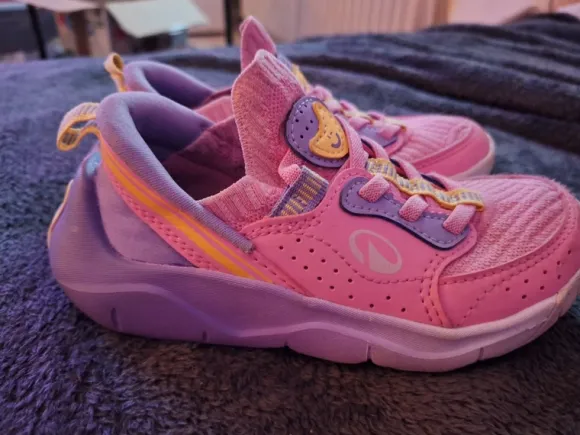 Turnschuhe rosa 27/28