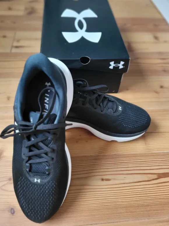 UA Infinite Pro 2 Lauf/ Sportschuh von Under Armour