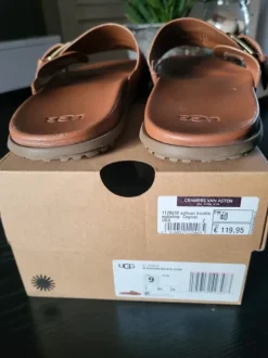 UGG cognac kleurige slippers maat 40