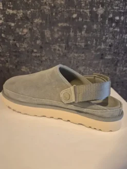 Ugg Goldenstar Sandale Gr.42 oliv grün