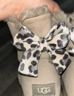 UGG laarzen grijs met strik, maat 39