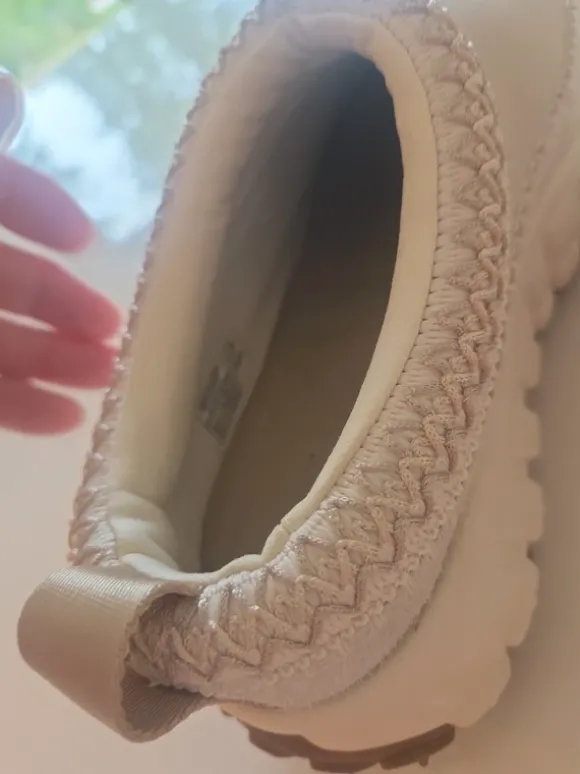 UGG Pantolette creme, 38, NEU