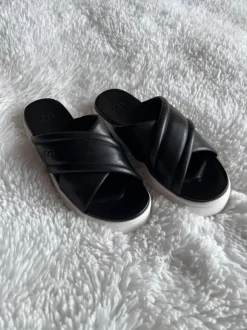 UGG Sandalen / Pantoletten Gr 37