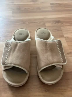 UGG Schlappen Größe 43