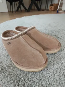 UGGs Taz Braun 44