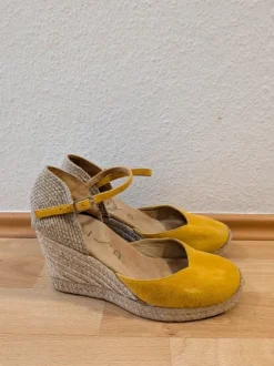 Unisa Suede Wedge