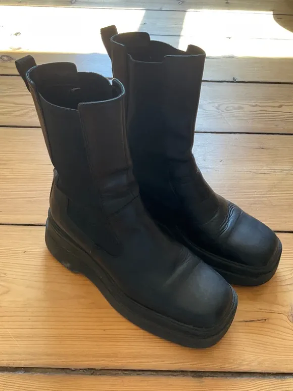 Vagabond Plateau Stiefel Steifelletten Leder