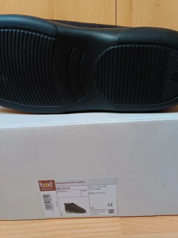 Verbandschuh / Hausschuh mit Klettverschluss Gr.42 mit OVP