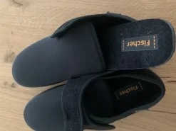 Verkaufe hier guterhaltene warme Pantoffeln