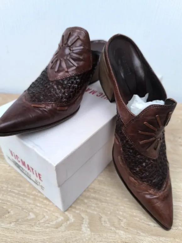 Vic Matié chaussures talon marron sandalo