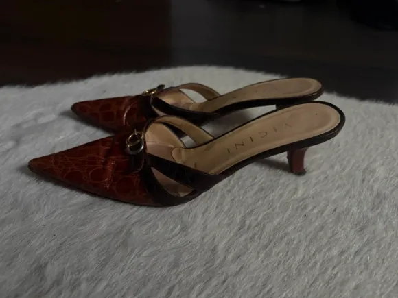 Vicini Kitten Heels