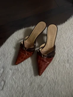 Vicini Kitten Heels