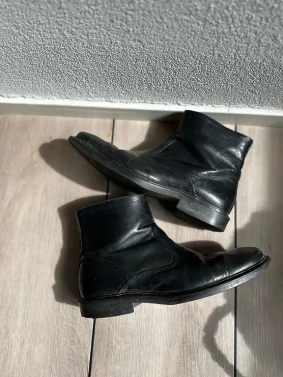 vintage chelsea boots