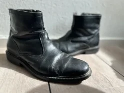 vintage chelsea boots
