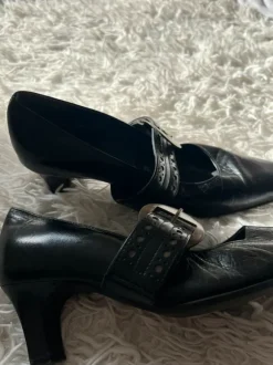 vintage Kittenheels