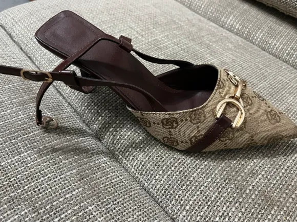 Vintage-Style Monogram Slingback Kitten Heels with Gold Horsebit – Size38/39