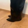 Viral heels