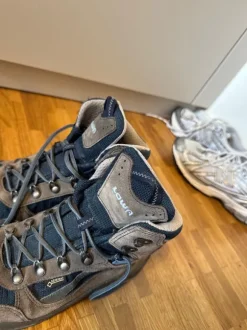 Wanderschuhe Lowa 38