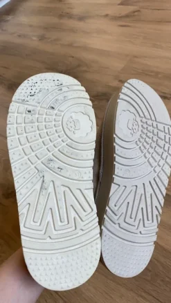 Warm gefütterte Uggs Pantoffeln
