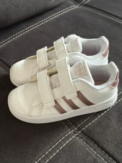 Weiße Adidas Sneaker Turnschuhe Mädchen Gr. 27