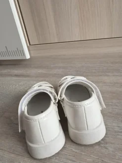 Weiße Kinder-Sneaker mit Klettverschluss Gr.22