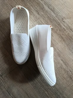 Weiße leichte Sommerschuhe Größe 38