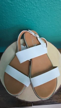Weiße Sandalen Sommerschuhe Minimalistisch Elegant