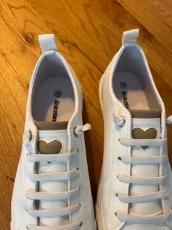 Weiße Schuhe