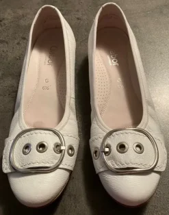Weiße Voll-Leder Ballerinas von Gabor mit Blickfang