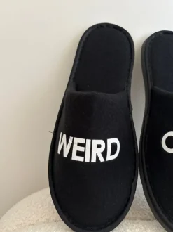Weird Crimes Latschen